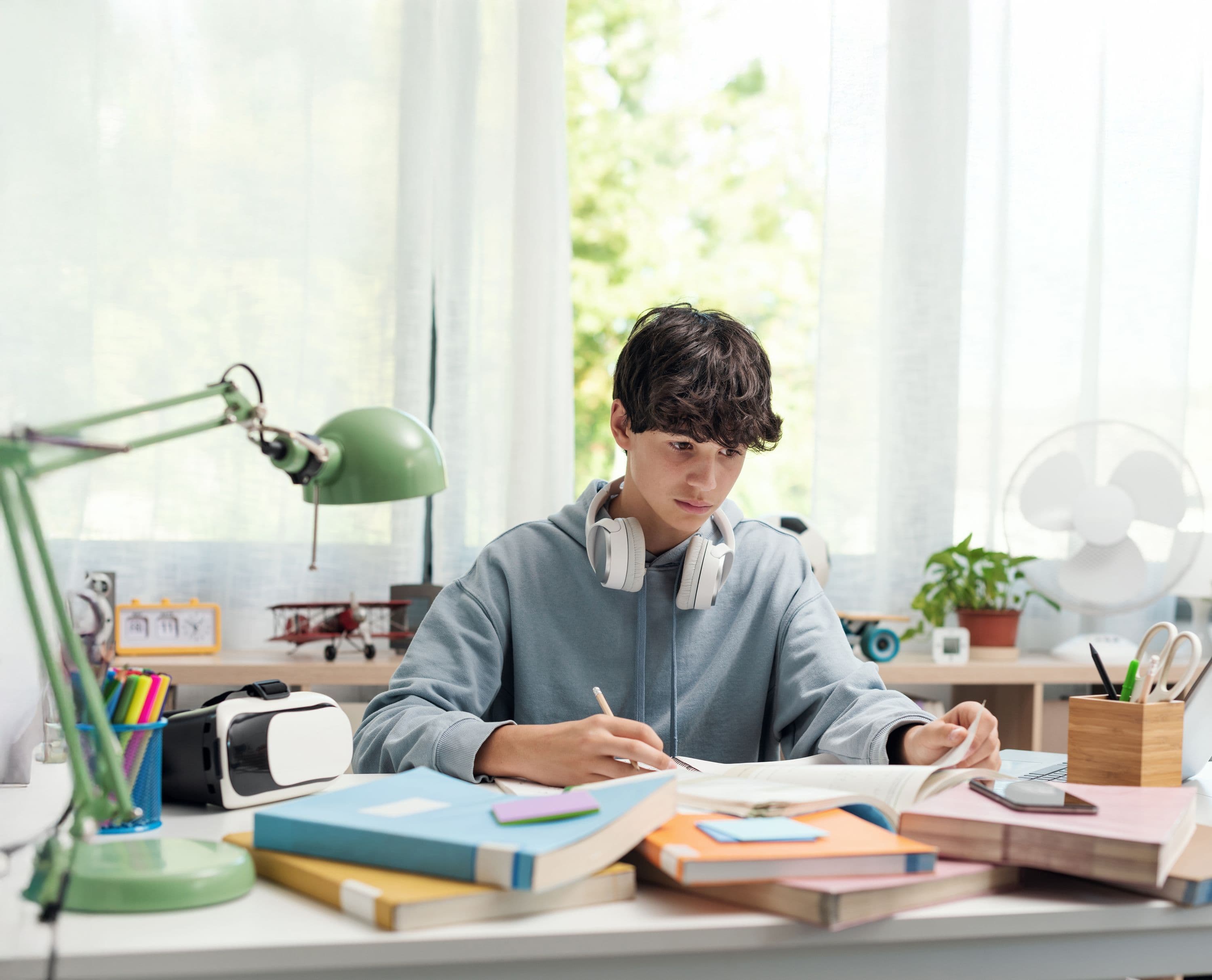 boy_studying