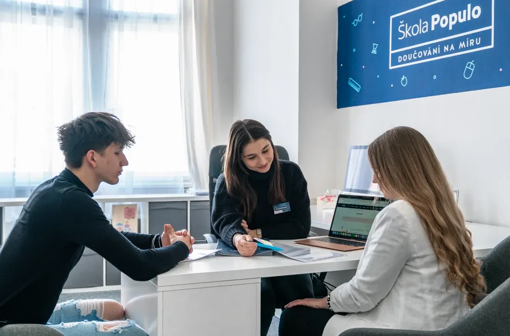 Prezenčná výučba v Škole Populo: Moderné pobočky a priateľská atmosféra
